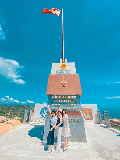 Cột cờ trên đảo Cù Lao Xanh